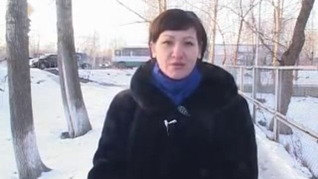 С гололёдом бороться бесполезно. Учимся падать.