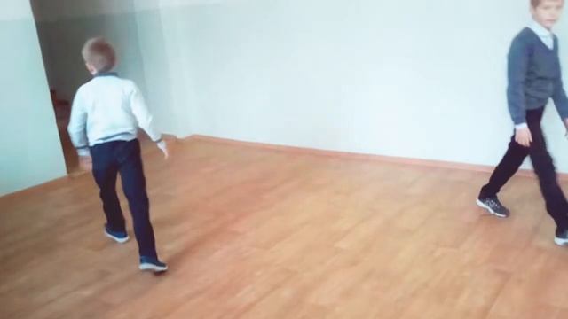 Сальто с руками (Фляк Вперёд)