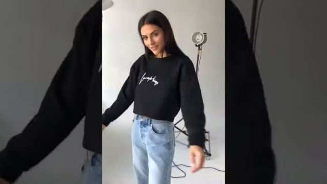 КОРОТКИЙ СВИТШОТ С НАДПИСЬЮ черный