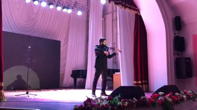Эмир Сулейманов дал дебютный концерт в Казахстане 1 1