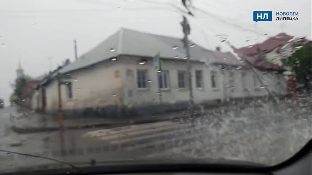 Ельчане делятся первыми видеокадрами наступления непогоды в Липецкой области