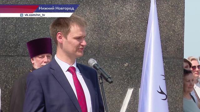 Юрий Шалабаев поздравил нижегородских выпускников-отличников