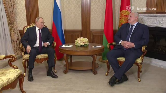 Лукашенко-встретил Путина аэропорту Минска Встреча двух президентов