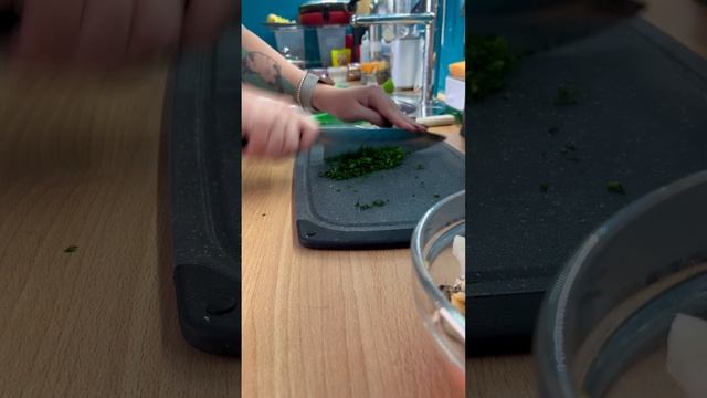 Сливочный суп с рыбой и морепродуктами (рецепт в комментах)