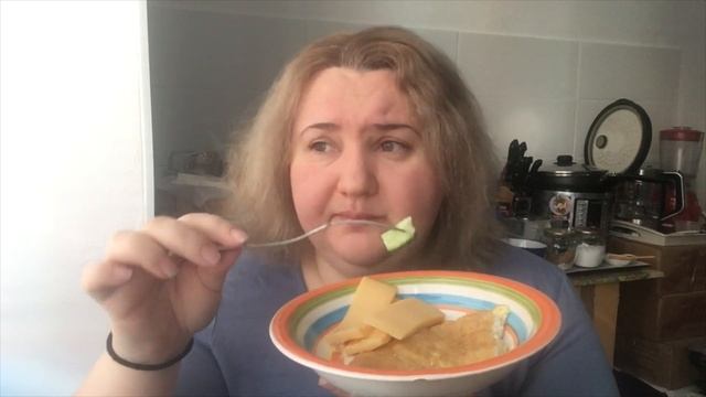 Поздний завтрак: Завтраки, это Вам не ужины:) их с кем попало не проводят.