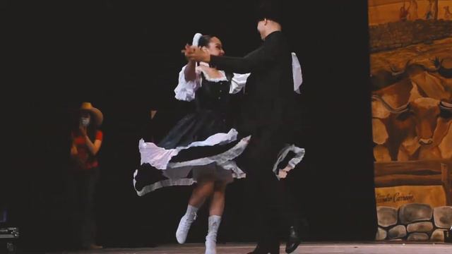 Брайан Мальдонадо и Лизи Бенкомо Финал конкурса польки Чихуахуа  #upskirt#костюмированный#латино
