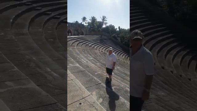 ДОМИНИКАНА. ГОРОД ХУДОЖНИКОВ. АМФИТЕАТР В АЛЬТОС ДЕ ЧАВОН.