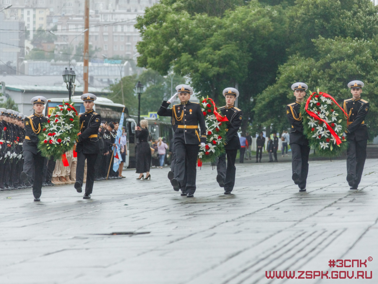 Во Владивостоке состоялось шествие со свечами и митинг, посвященные Дню памяти и скорби - 22 июня