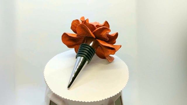 Yak Lialia's genuine leather flower jewelry (Ukraine)