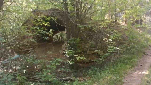 Старая каменная арка