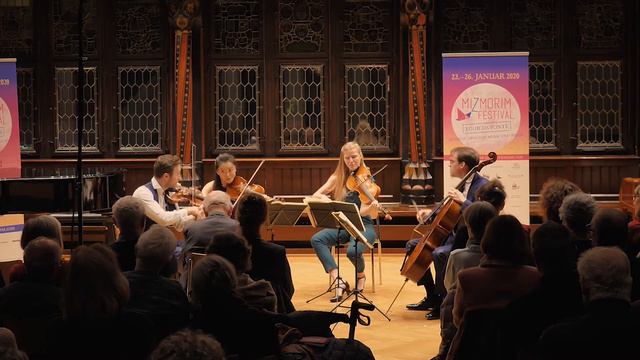 Mozart - String Quartet K. 575, III.Menuetto: Allegretto | Doric String Quartet