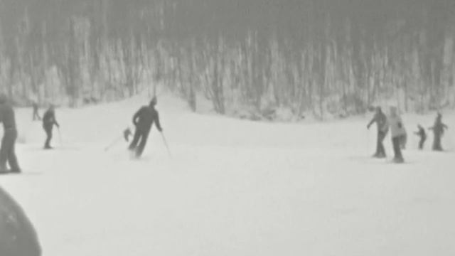 История ХХ века. Горные лыжи, станция "Турист".  Полная версия только для домашнего просмотра.