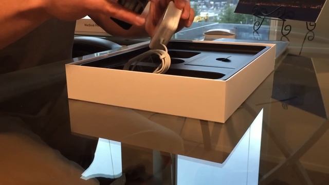 2014 13" MacBook Pro Retina Unboxing with Apple Magic Mouse
