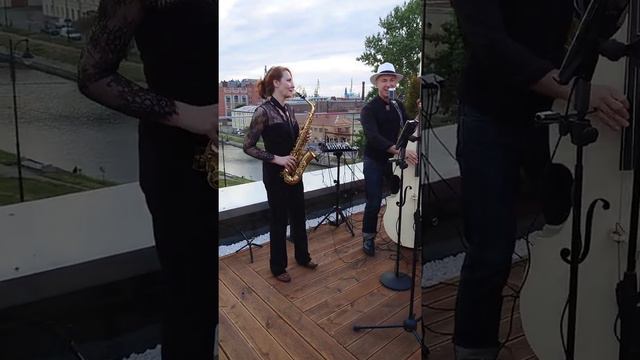 живая музыка на крыше