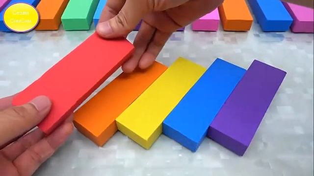 Делаем кинетический песочный пирог и учим цвета
