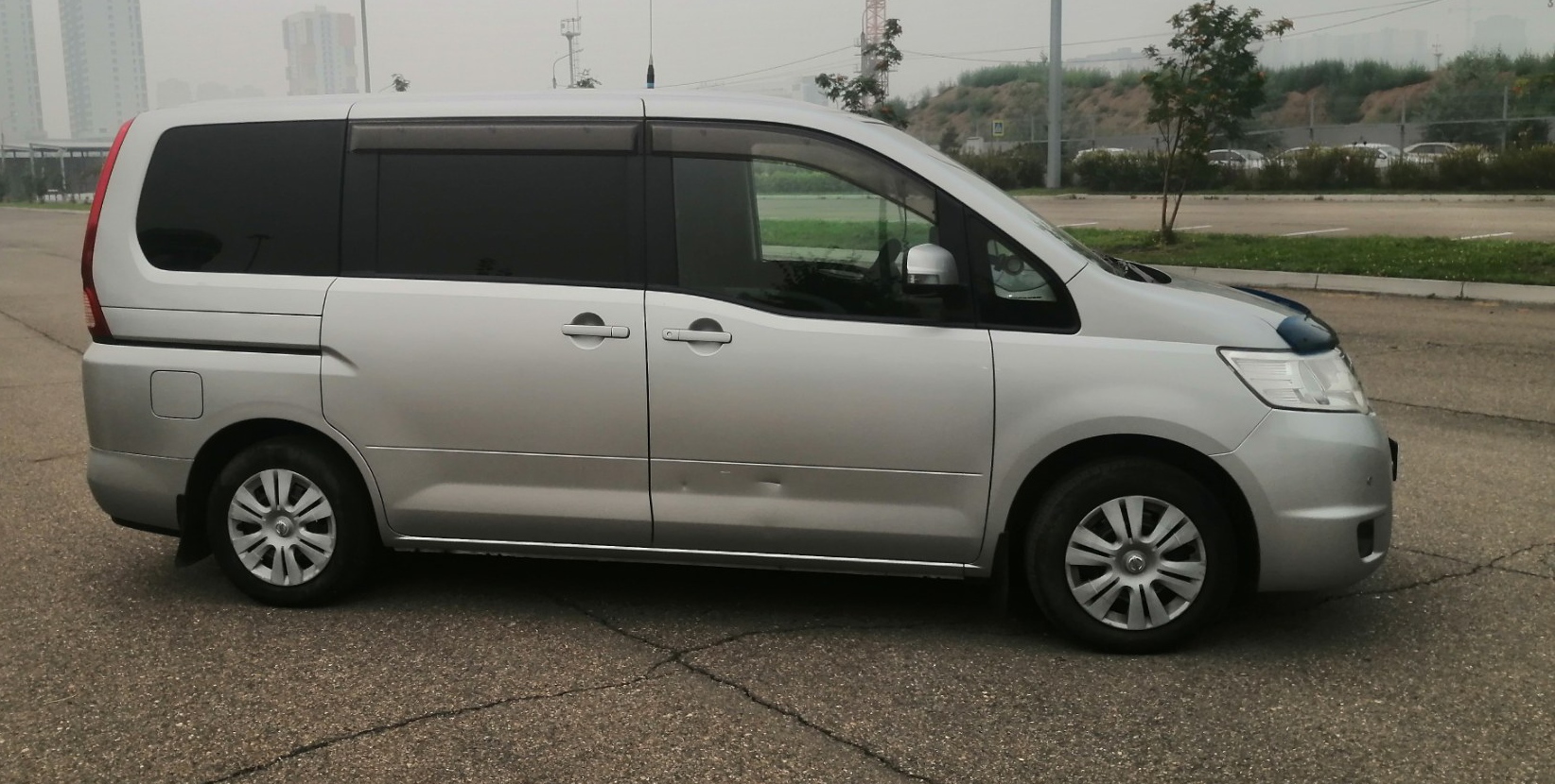Снятие карты двери водителя Nissan Serena C25