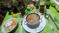 Суп с тушёным мясом, салат, чай