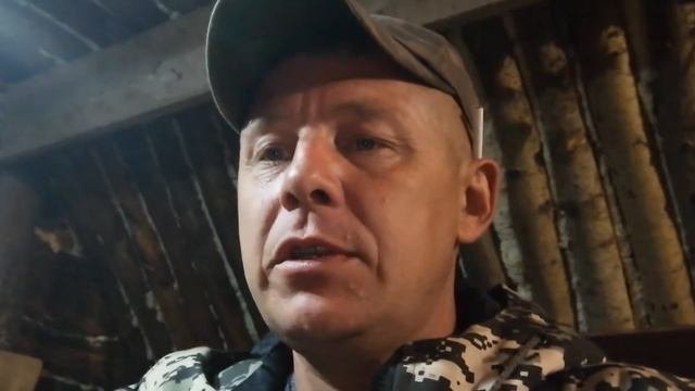 изба землянка. Приехали на избу стан на охоту