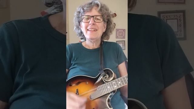Learn an easy boom chuck mandolin strum  #learnmandolin #mandolinlesson #easymandolin