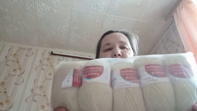 Мои носочки , покупка пряжи и вязание варежки.