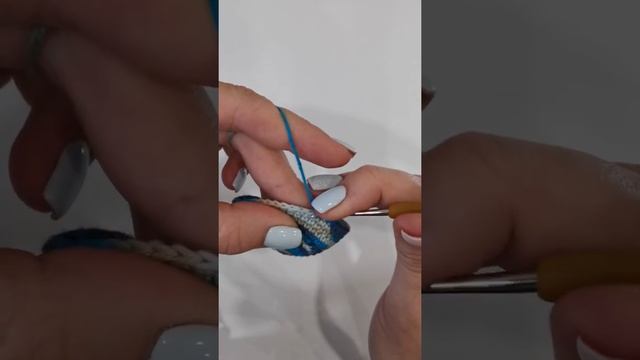 Убавка крючком из 2х столбиков с накидом