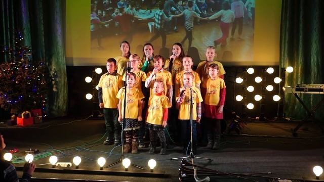 Хор Ура - Поезд едет чух-чух  День Рождения Церкви 15.01.17