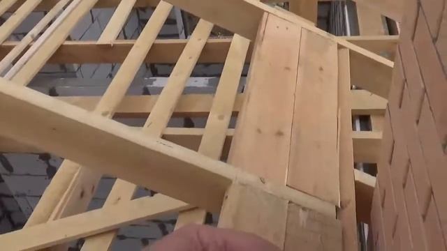 Примыкание стропильной системы к трубе