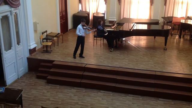 Киркор.Рондо и И.Х.Бах концерт для альта C-moll 1 часть.