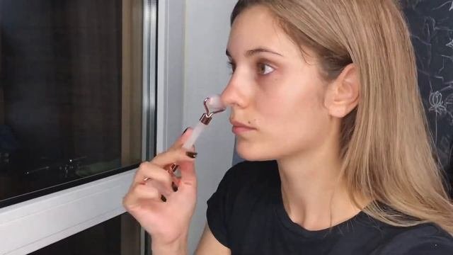Кварцевый массажёр для лица Toplash. Массаж лица при помощи ролика.
