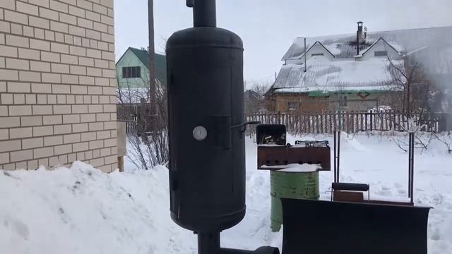 Смокер гриль. Жарим куриные крылышки селедку в смокере