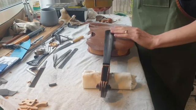 Restoring a 170 year old French violin episode 1.