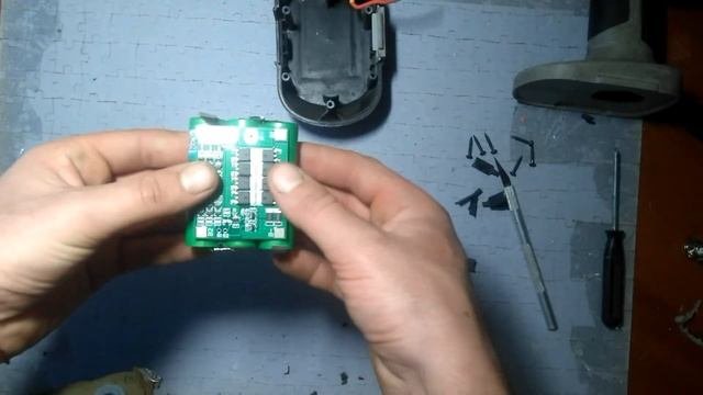 как переделать 12 вольтовый шуруповерт на литиевый аккумулятор
