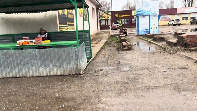 Уехала в деревню.