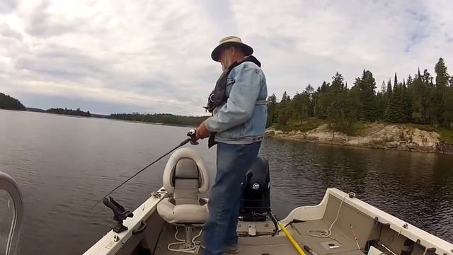 Plastic Worms for Walleye Reviews! Berkley Gulp, Powerbait, Northland Impulse