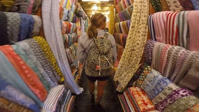 Indonesia:  Fabric Markets