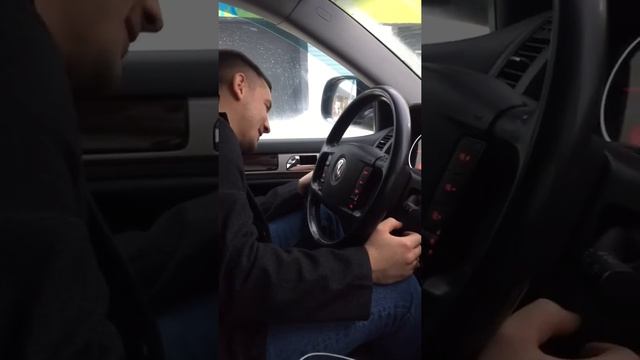 Volkswagen Touareg. Не могу найти как выключить свет!? Или сравнение с Приорой!