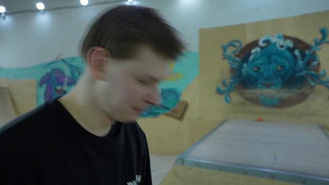 Крытый скейт парк в Москве. 👉Тут учат трюкам. Обучение трюковому самокату, тренировки с Инструкторо