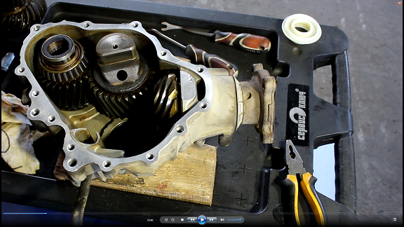 Течь раздатки снятие и переуплотнение крышки на Форд Эксплорер 2013 года Ford Explorer 3,5  2часть