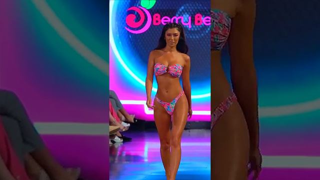 Berry Beachy Fashion Show Miami Swim Week 2022 (21)