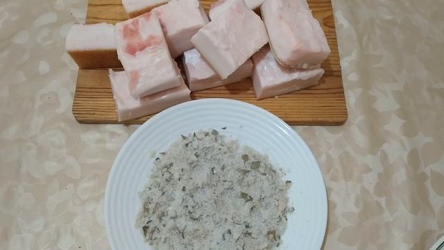 Как вкусно посолить сало со специями. Как выбрать сало Мои секреты