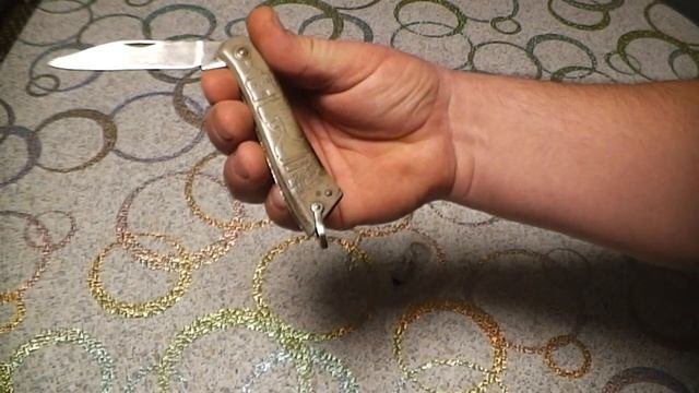 Как заменить лампочку в холодильнике Бирюса. Кормушка для птиц.