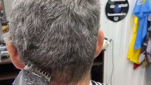 Мужская стрижка  Канадка насадками .