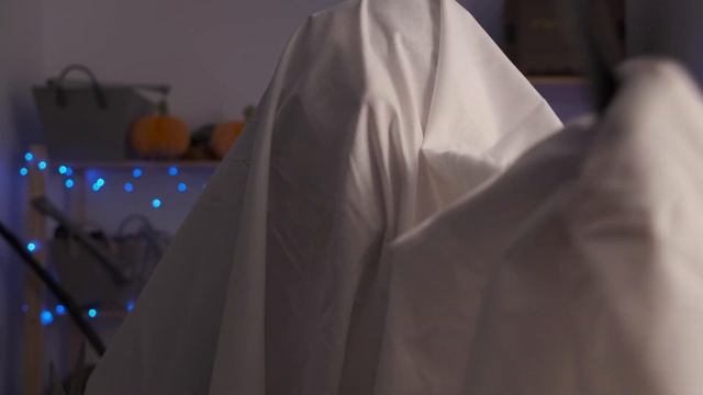 ? ASMR Haircut but i'm a Ghost ?