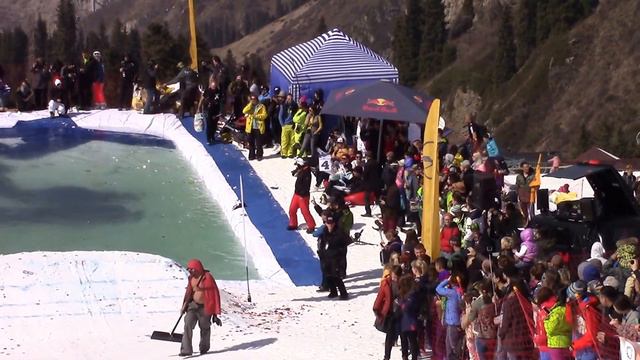 Чимбул RedBullJump 091Чимбулак 2016. Red Bull Jump&Freeze. Наурыз. Алматы. Женщина-Кошка