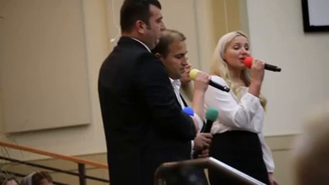 Песня "Спелых колосьев к жатве готовых поле стоит"