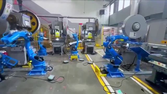 Автоматизация штамповки на заводе тепловой техники с промышленными роботами CRP