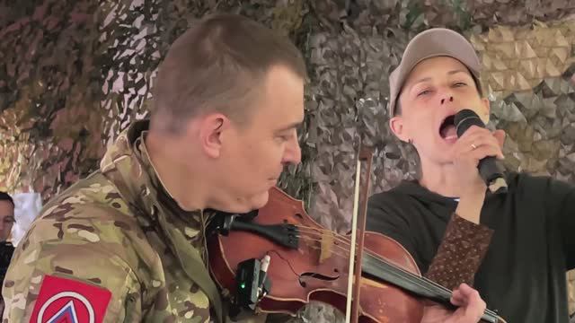 концерт Юлии Чичериной для военнослужащих ЦВО  в зоне проведения СВО на авдеевском направлении