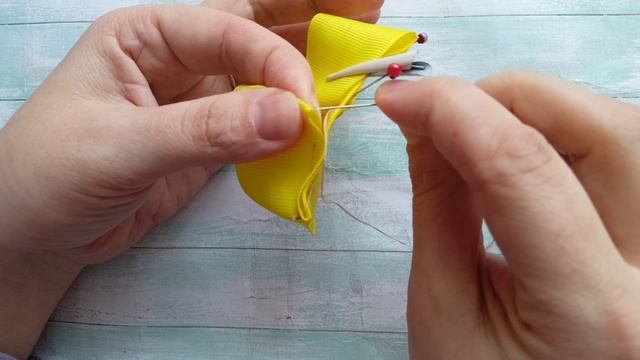 Они чудесные Ободок будет шикарным!Жёлтые банты из репсовой ленты 4 см.