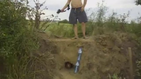 test depth Pirat Metal Detectors with search coil 28sm{11}.avi