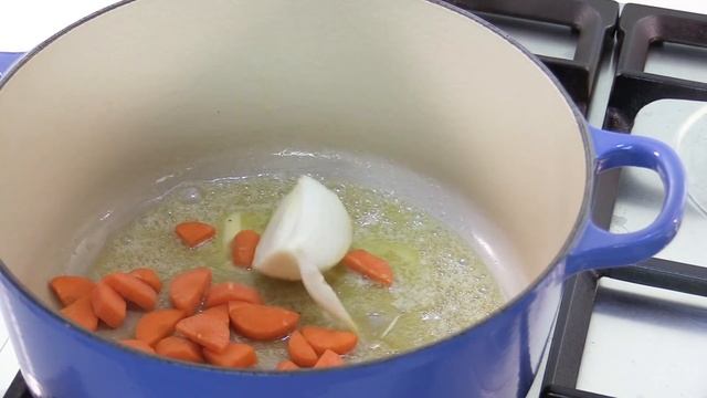 Soupe aux Choux ( cabbage and pork soup) : Easy and healthy French soup for winter